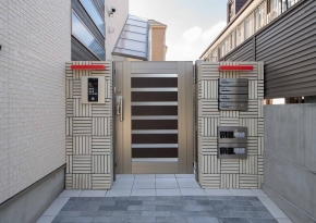 �롼�֥����WEST